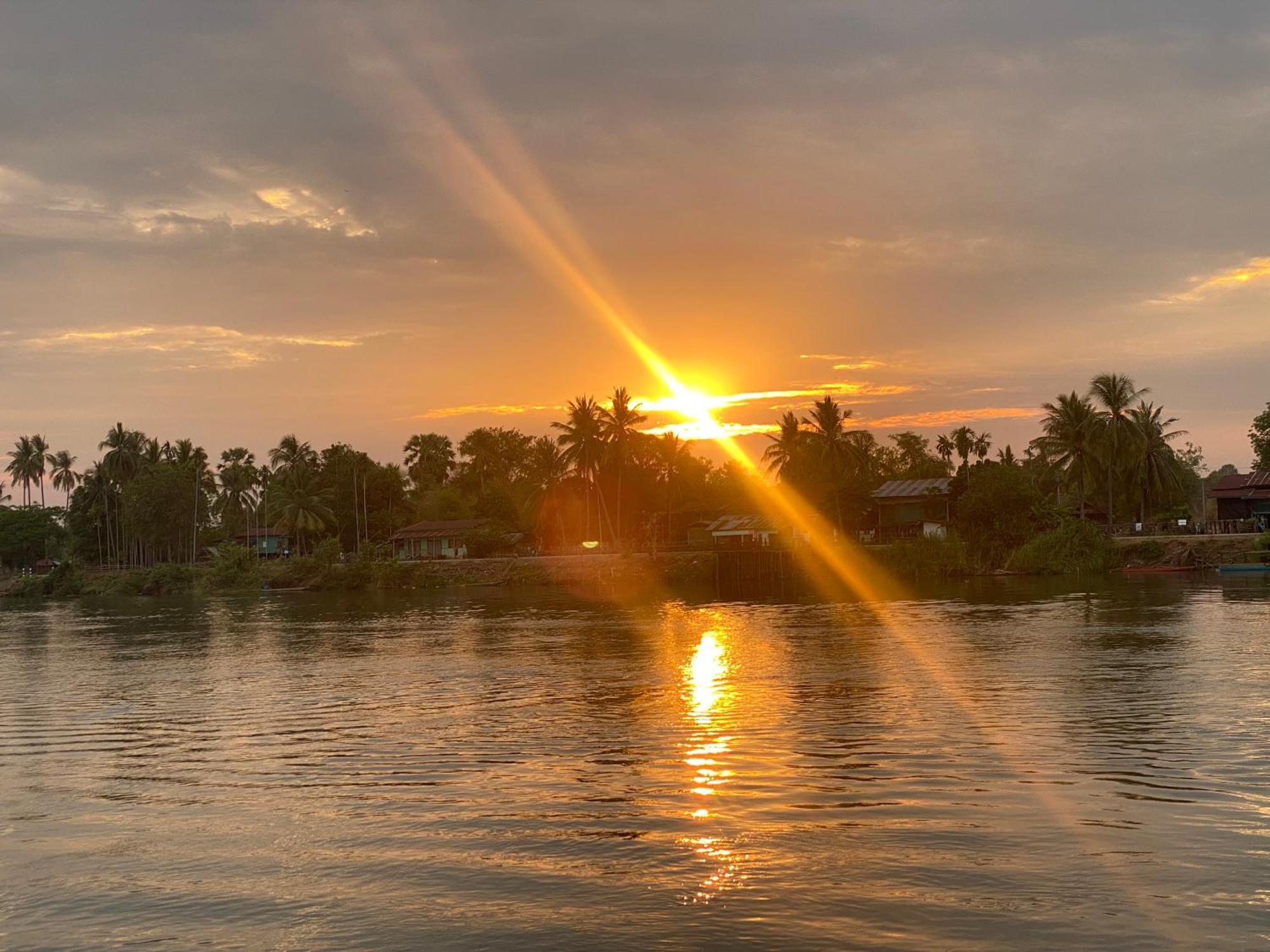 Souksanh River Bungalow Muang Không Dış mekan fotoğraf